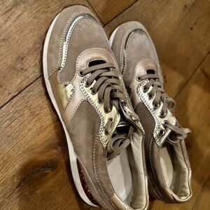 (ALMOST NEW) Women's AGL Dalia Sneakers Glittery Pink Baige Suede Leather US 9